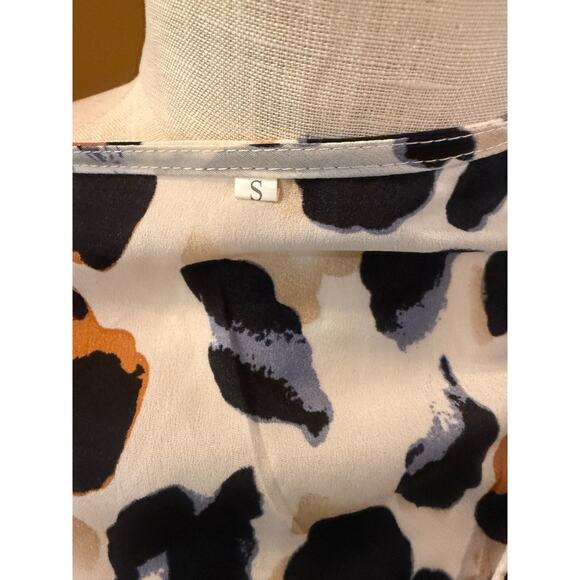 Womens A-Line Dress Small White Leopard Print V-Neck Short Sleeve Pullover - Picture 9 of 9